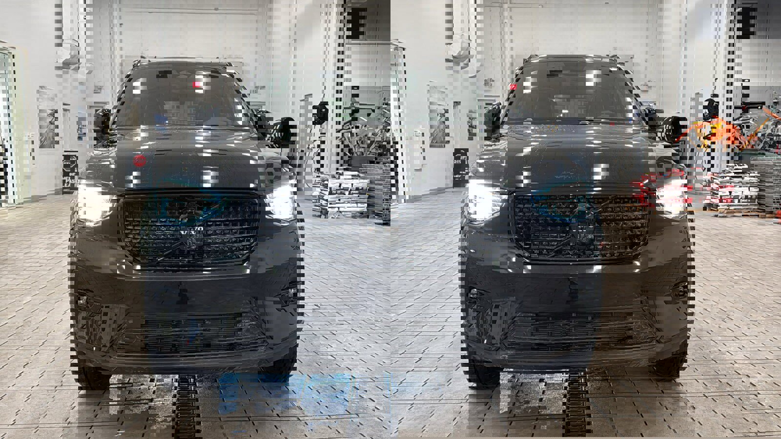 Used 2026 Volvo XC40 B5 Ultra w/ Protection Package Premier image 10