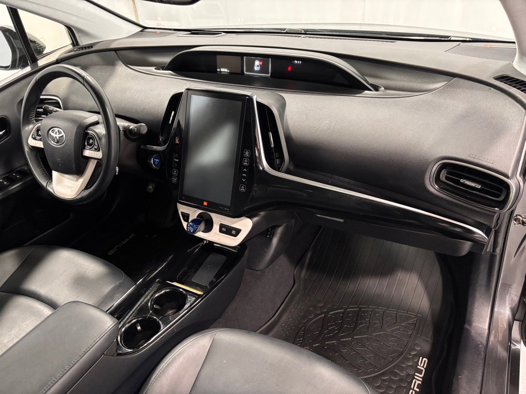 Used 2018 Toyota Prius Four w/ Advanced Technology Package image 17