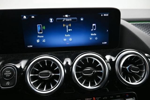 Used 2025 Mercedes-Benz GLA 250 image 14