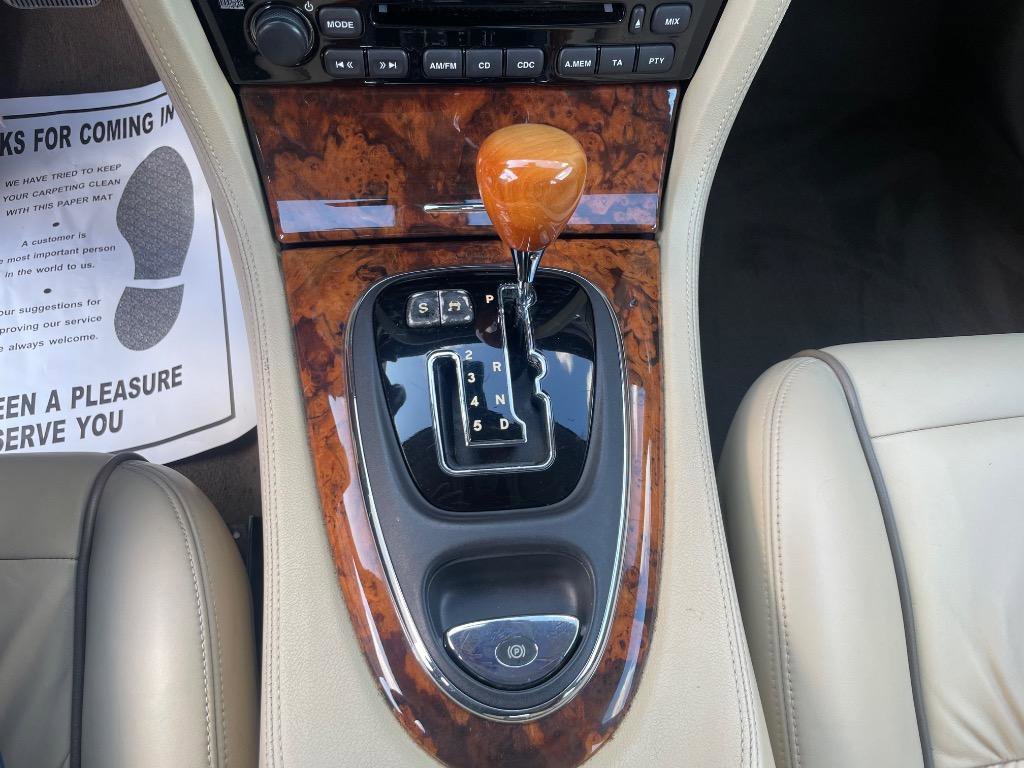 Used 2007 Jaguar XJ8 L RWD image 13