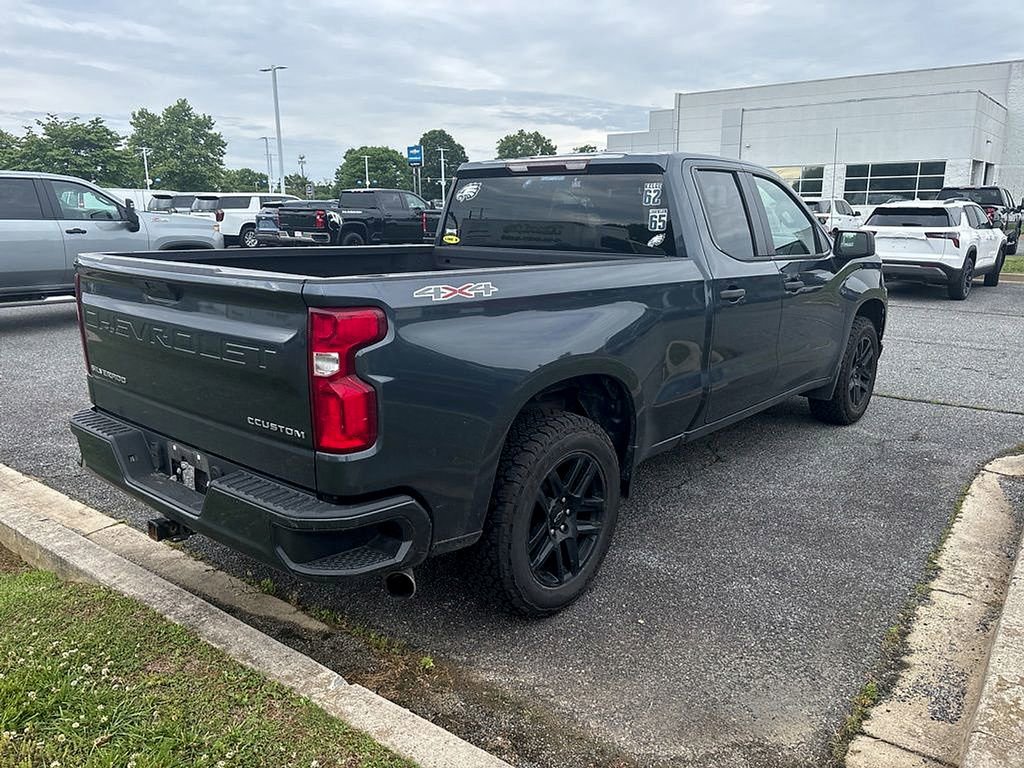 Used 2021 Chevrolet Silverado 1500 Custom AWD/4WD image 9