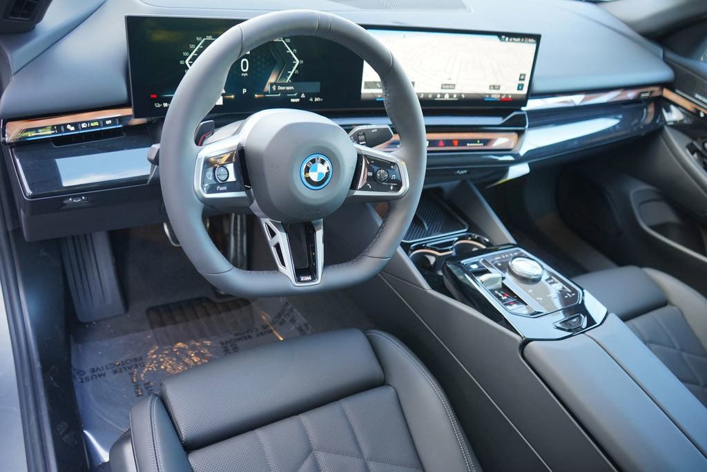 New 2026 BMW i5 eDrive40 w/ M Sport Package image 13