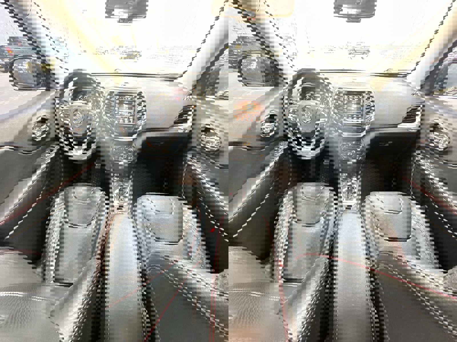 Used 2015 Jeep Cherokee Trailhawk w/ Comfort/Convenience Group AWD/4WD image 20