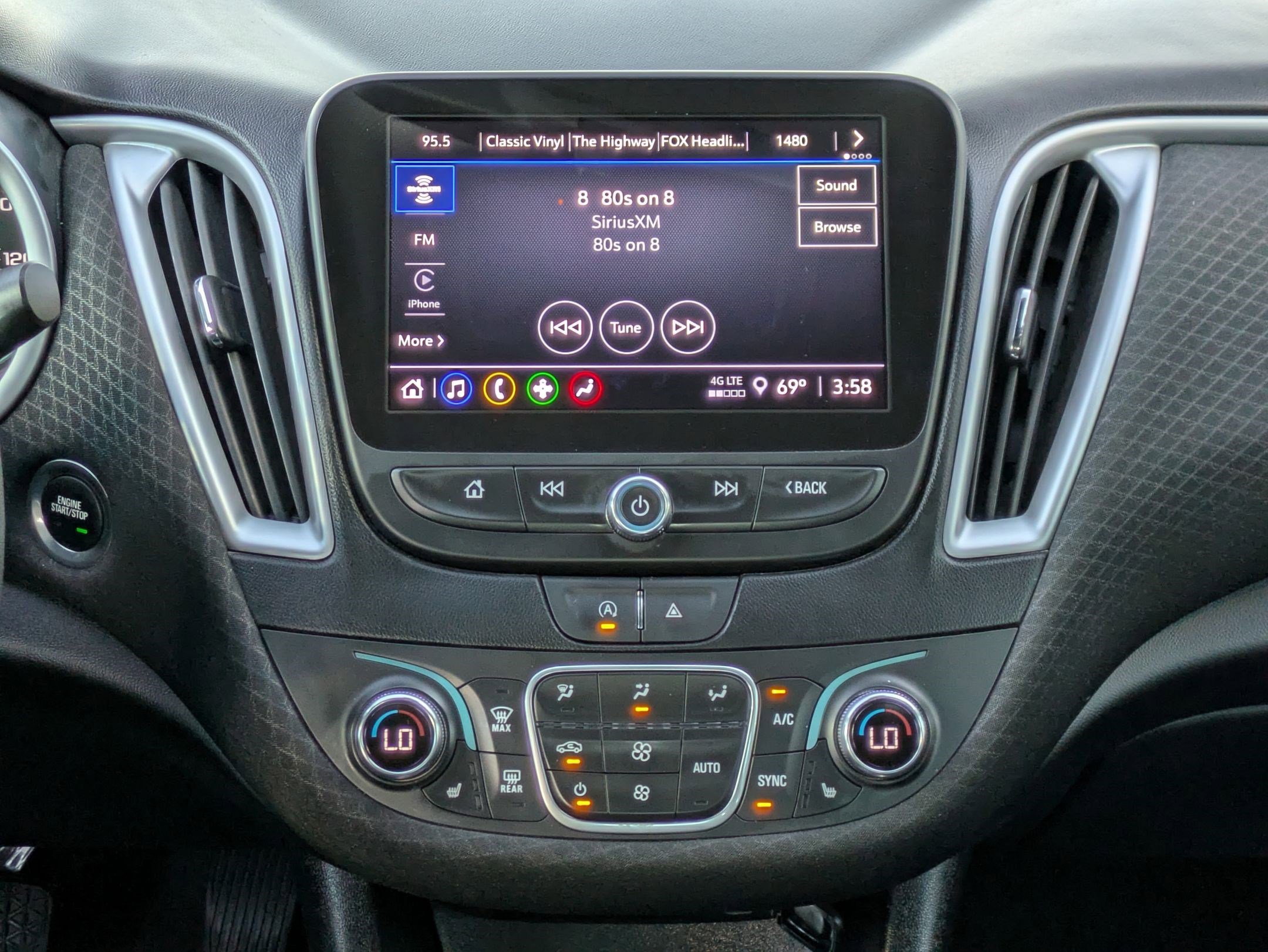 Used 2023 Chevrolet Malibu LT image 18