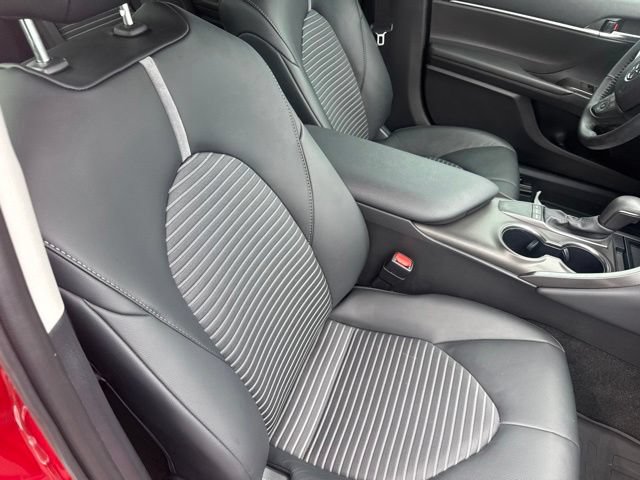 Used 2024 Toyota Camry SE w/ Convenience Package FWD image 16