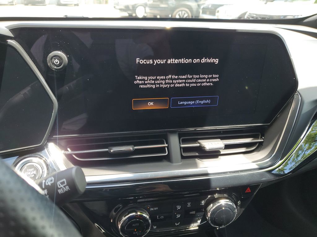 Used 2024 Chevrolet Trax RS FWD image 29