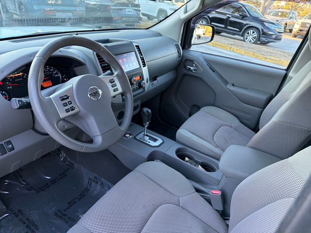 Used 2020 Nissan Frontier SV w/ Midnight Edition Floor Mats image 13