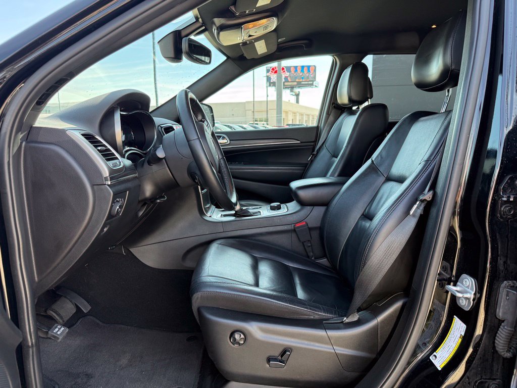 Used 2019 Jeep Grand Cherokee Limited AWD/4WD image 11