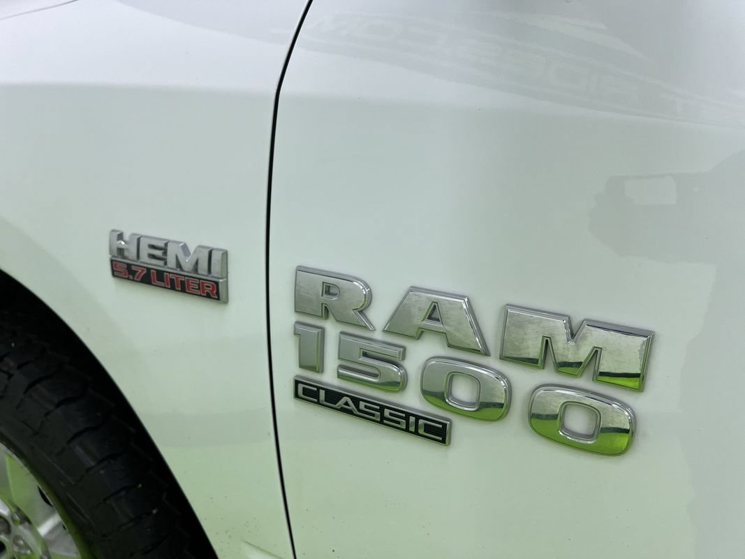 Used 2022 RAM 1500 Classic SLT AWD/4WD image 14