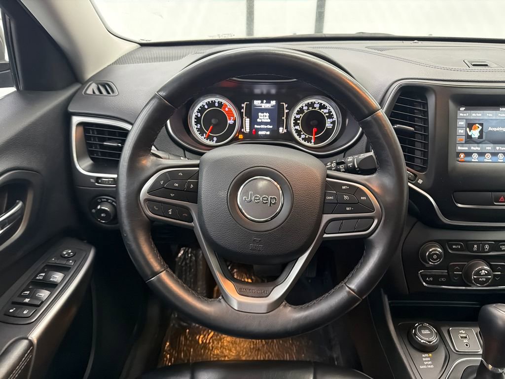 Used 2019 Jeep Cherokee Latitude Plus w/ Comfort/Convenience Group image 25