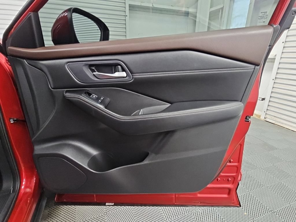 Used 2023 Nissan Rogue SL AWD/4WD image 39