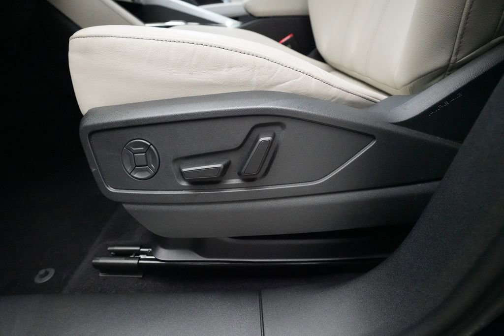 Used 2025 Audi Q5 Premium w/ Convenience Package AWD/4WD image 30