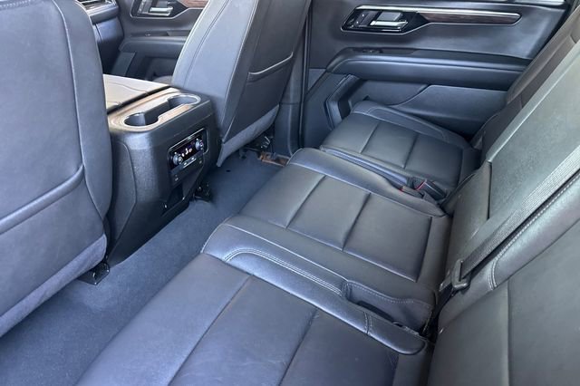 Used 2025 Chevrolet Suburban LT AWD/4WD image 12
