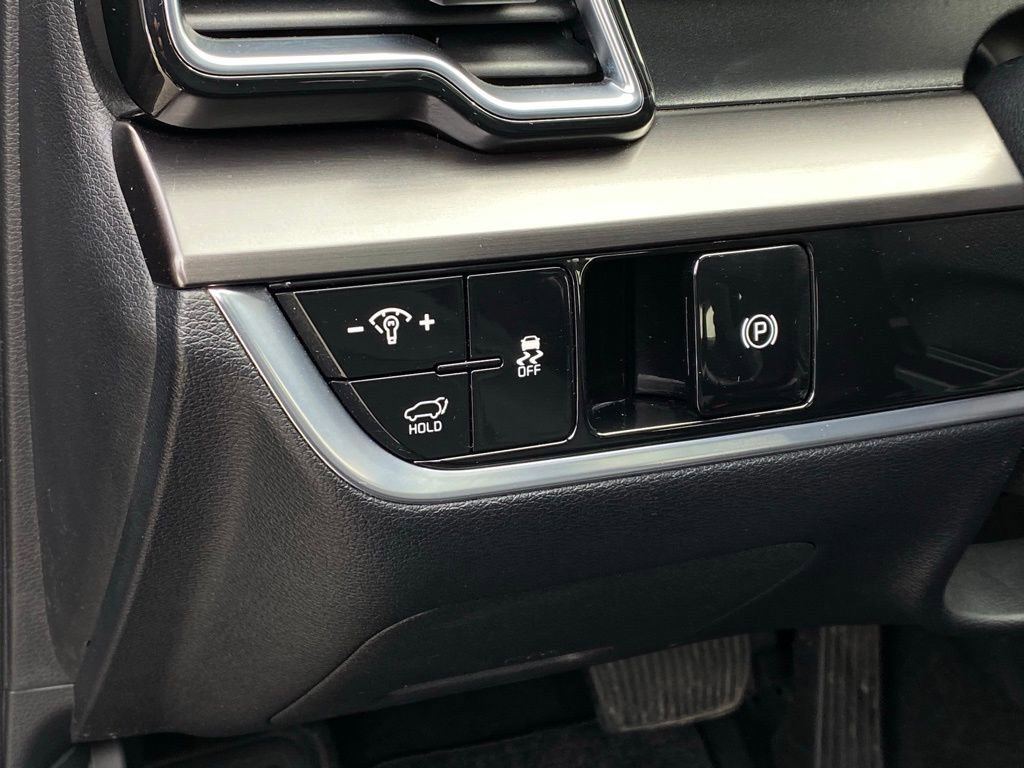Used 2025 Kia Sportage EX w/ Premium Package image 12