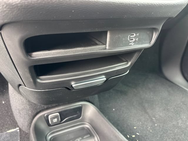 New 2027 Chrysler Pacifica Select w/ Family Tech Group FWD image 25