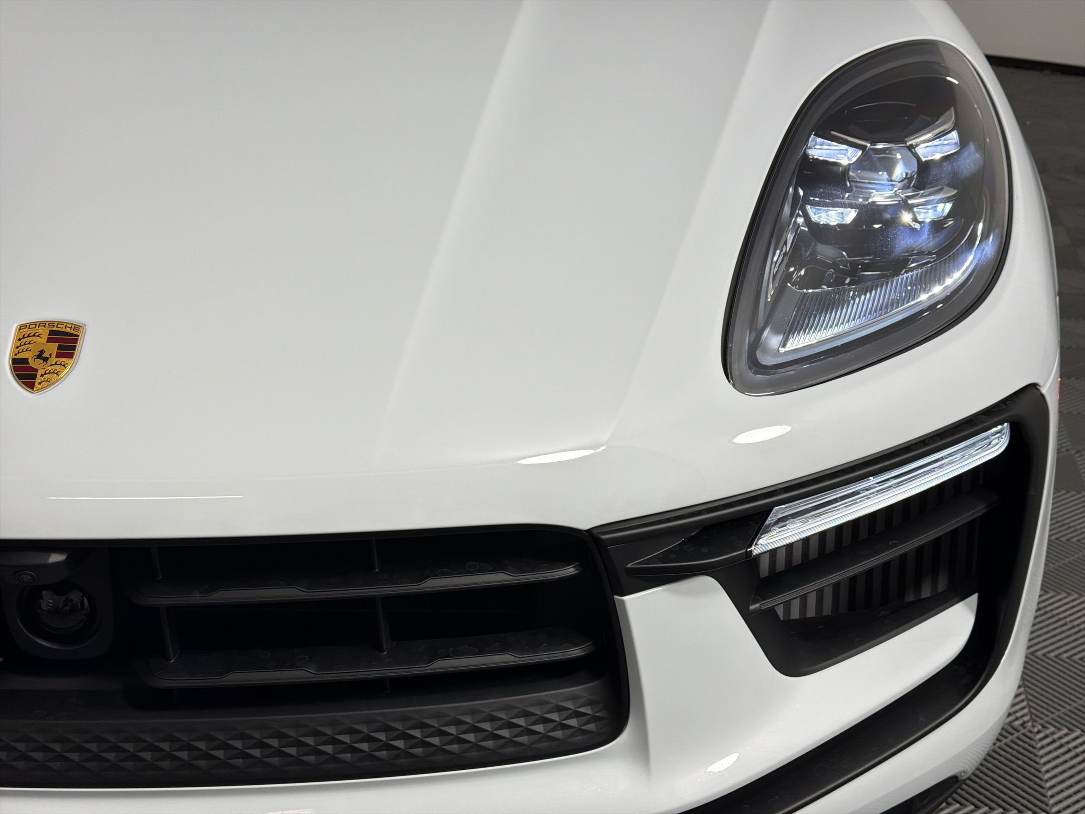 Used 2026 Porsche Macan S AWD/4WD image 11