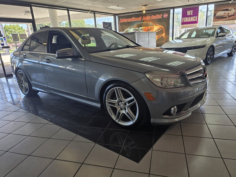 Used 2010 Mercedes-Benz C 300 Sedan w/ Multimedia Pkg image 3