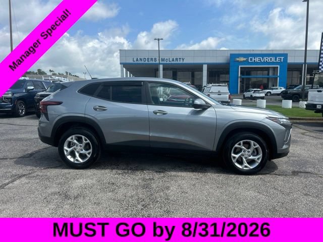 Used 2026 Chevrolet Trax LS w/ LS Convenience Package FWD image 2