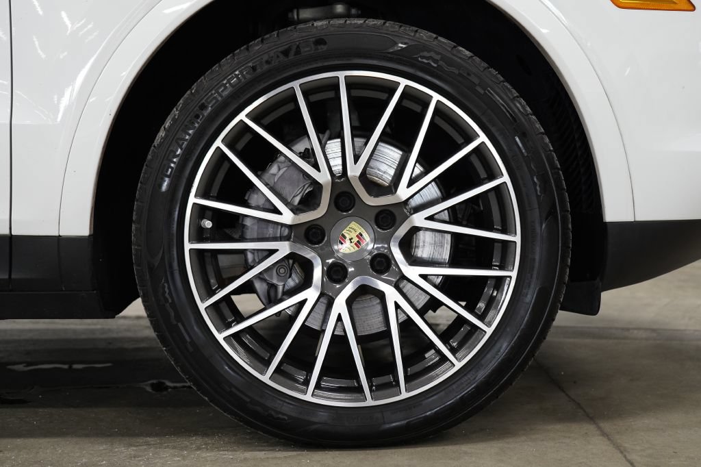 Used 2019 Porsche Cayenne E-Hybrid AWD/4WD image 47