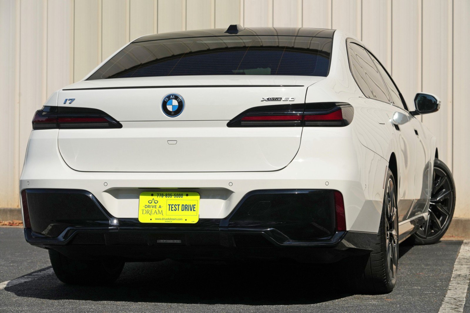 Used 2024 BMW i7 xDrive60 AWD/4WD image 5
