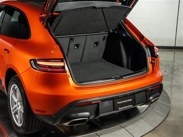 Certified 2025 Porsche Macan image 30