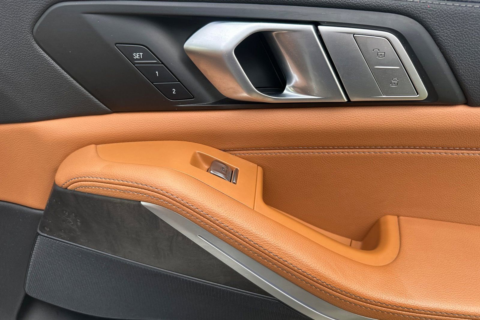 Used 2022 BMW X7 xDrive40i w/ Premium Package AWD/4WD image 23