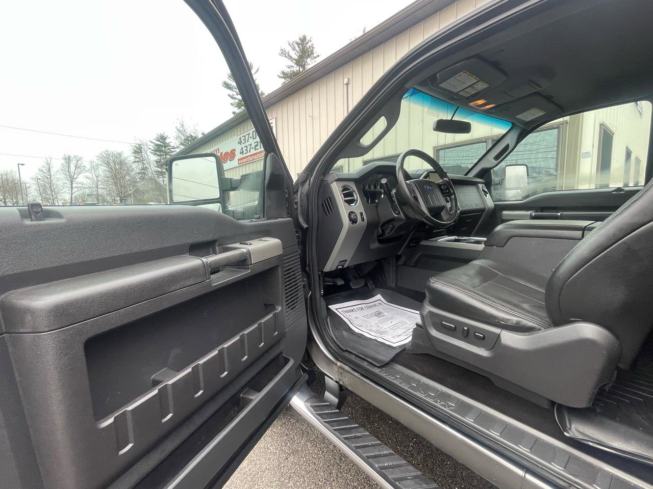 Used 2016 Ford F250 Lariat w/ Lariat Interior Package image 11