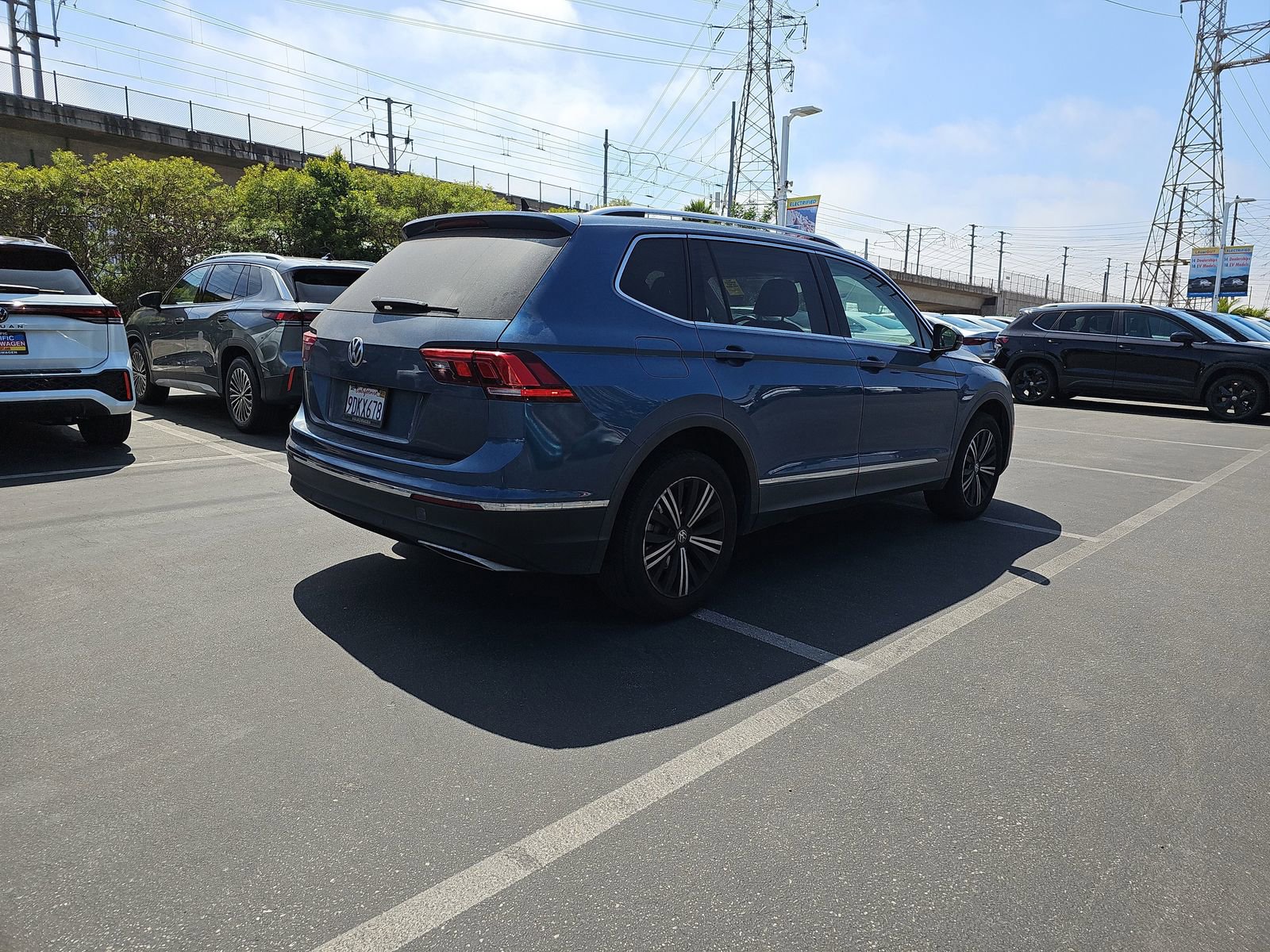 Used 2019 Volkswagen Tiguan SEL FWD image 5