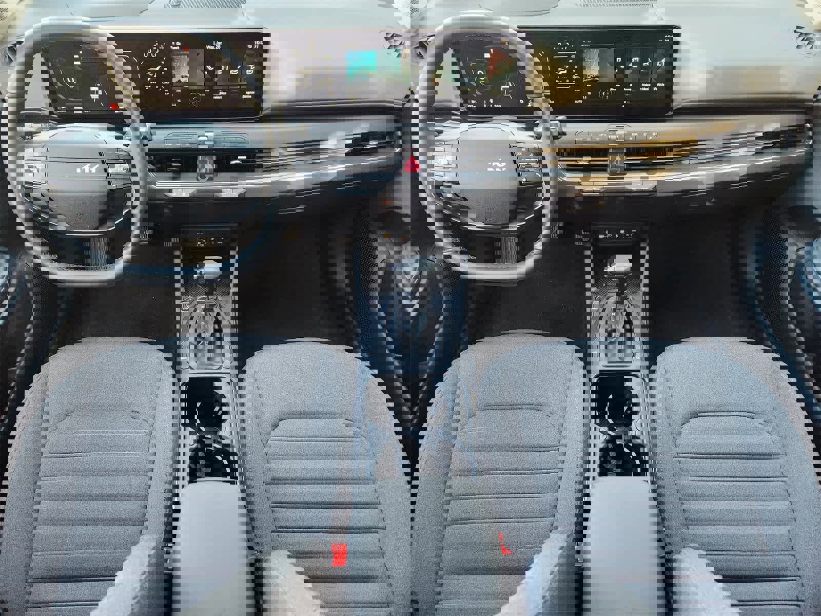 Certified 2025 Kia K4 EX image 24