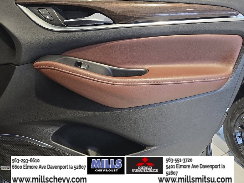 Used 2018 Buick Enclave Avenir FWD image 36