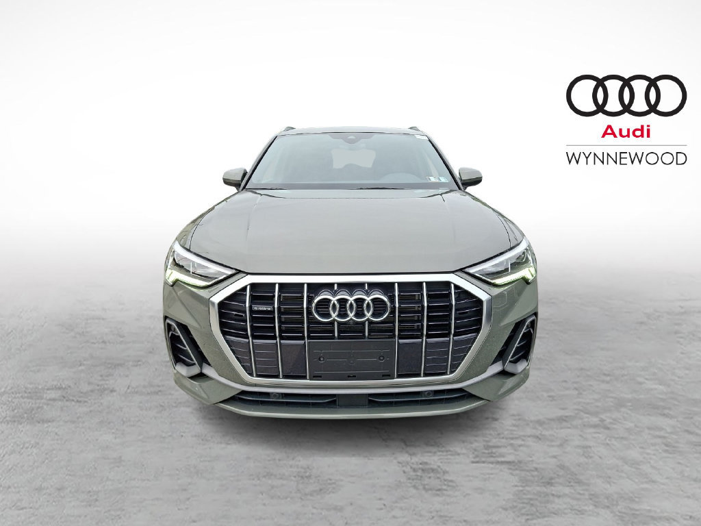 Used 2023 Audi Q3 2.0T Premium Plus w/ Premium Plus Package AWD/4WD image 2