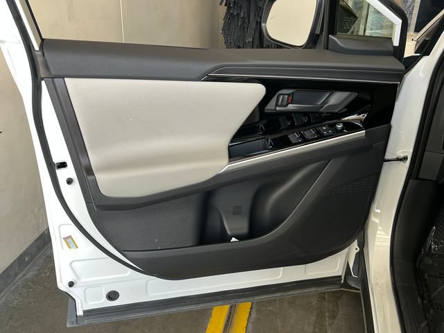 Used 2024 Toyota bZ4X FWD w/ Weather Package image 31