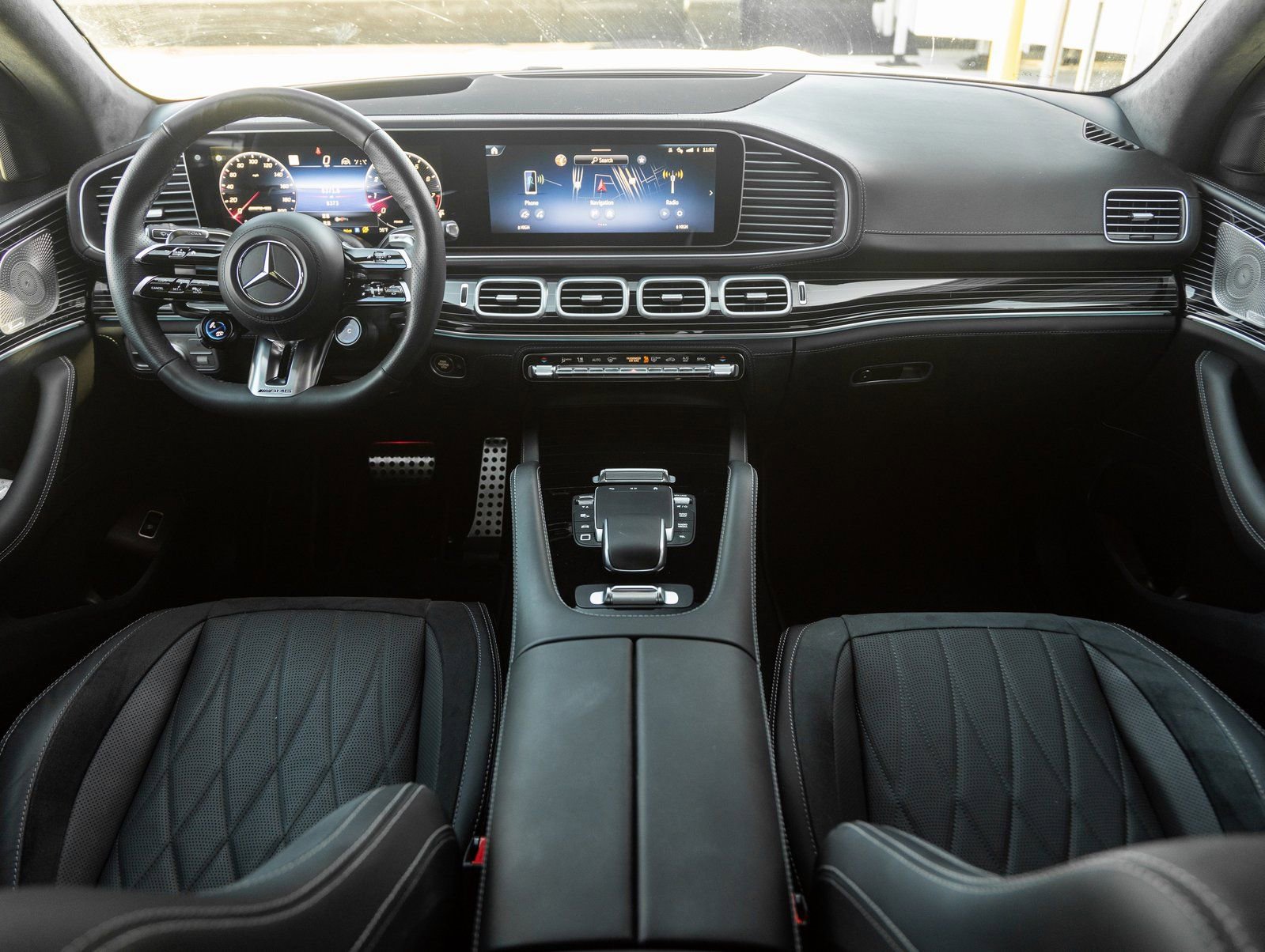 Used 2025 Mercedes-Benz GLS 63 AMG 4MATIC image 12