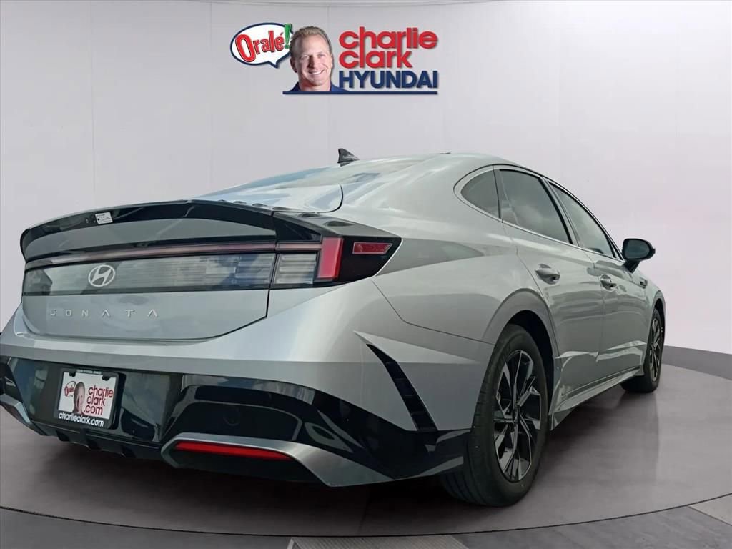 Used 2024 Hyundai Sonata SEL image 3