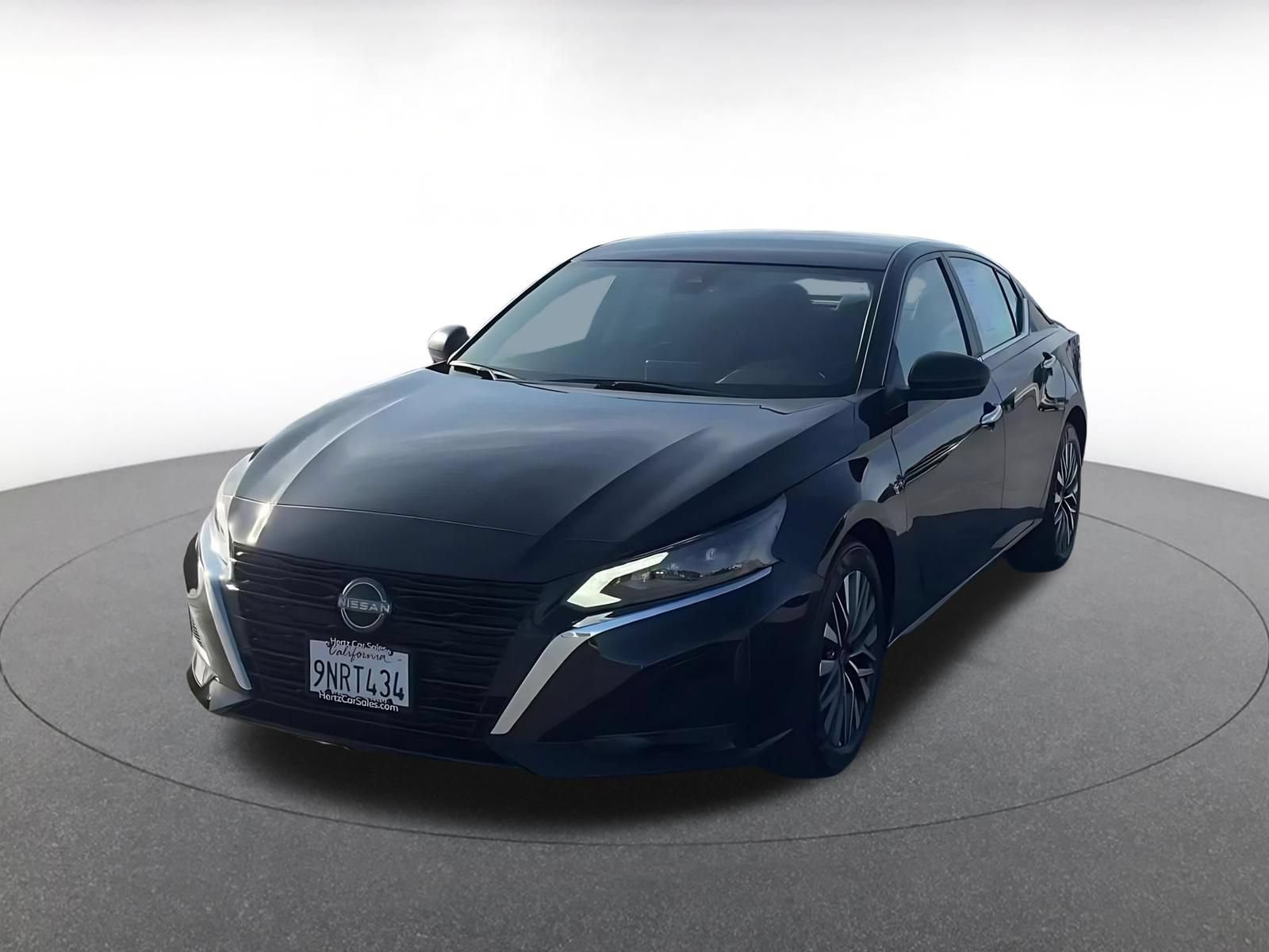 Used 2025 Nissan Altima 2.5 SV FWD image 6