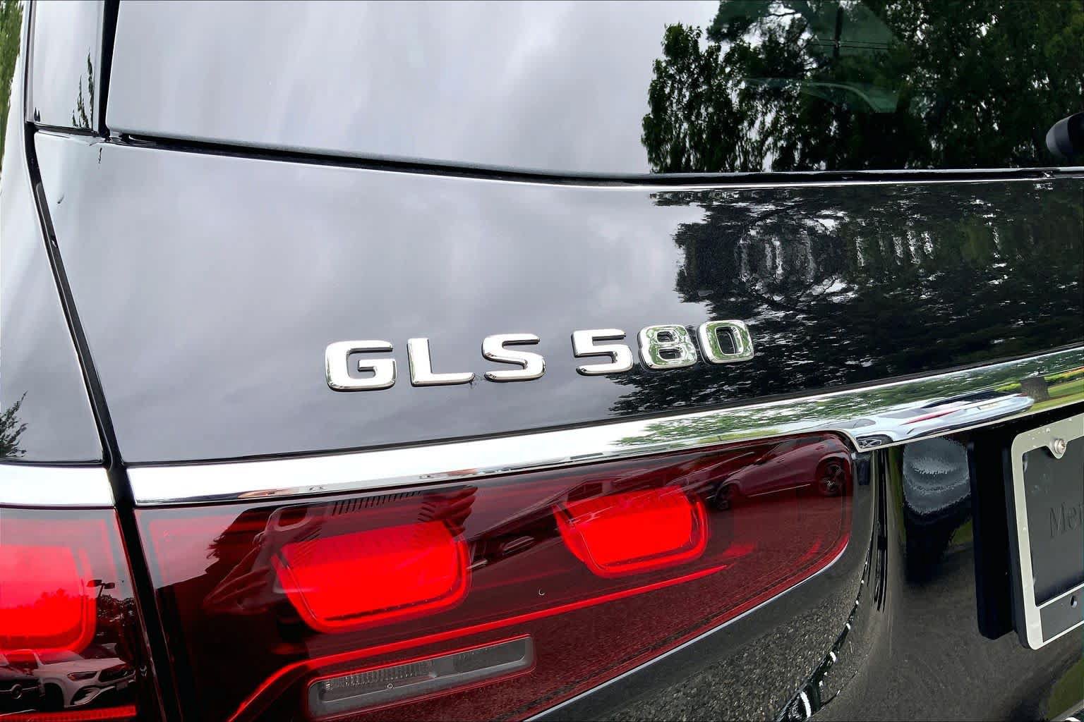 New 2026 Mercedes-Benz GLS 580 4MATIC image 19