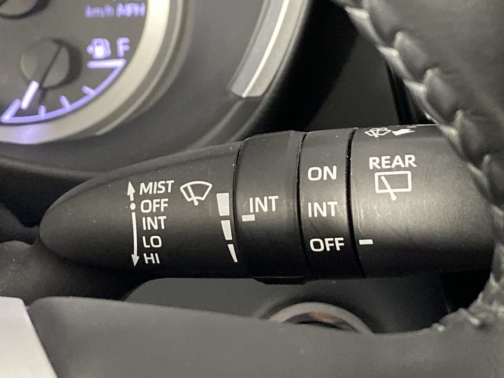 Used 2024 Toyota Highlander XLE AWD/4WD image 19