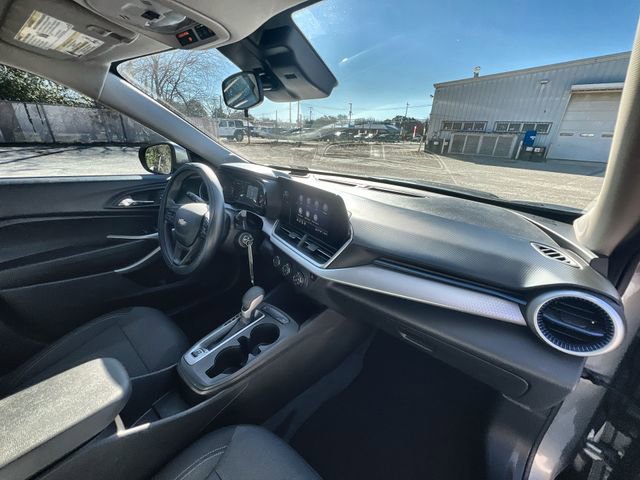 Certified 2025 Chevrolet Trax LS w/ LS Convenience Package image 27