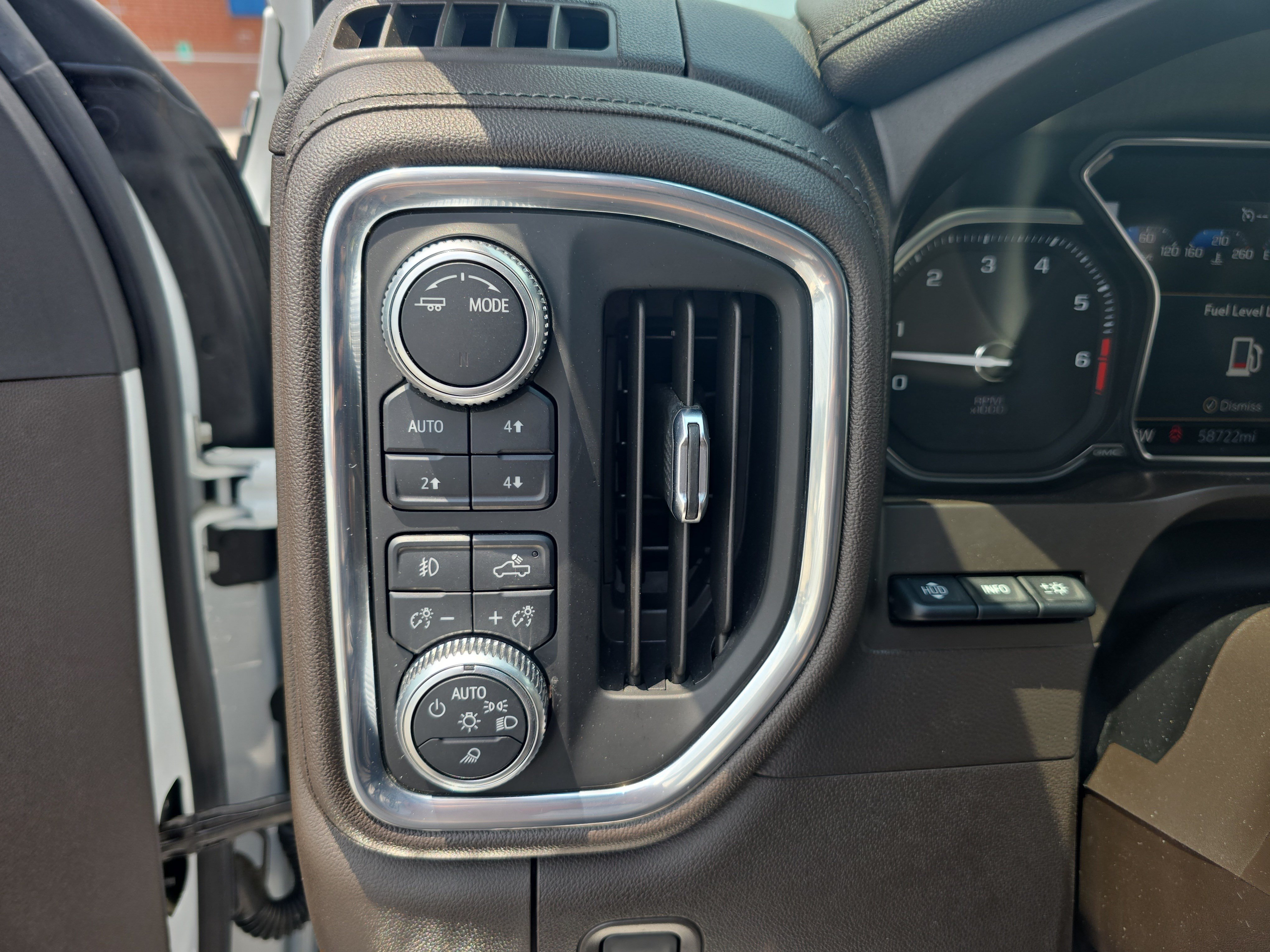 Used 2021 GMC Sierra 2500 Denali w/ Denali Ultimate Package AWD/4WD image 22
