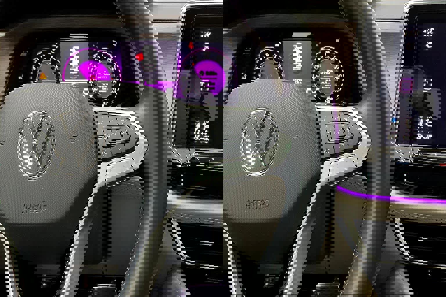 Used 2024 Volkswagen Atlas SEL Premium R-Line image 24