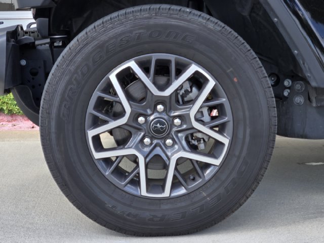 Used 2026 Jeep Wrangler Unlimited Sahara AWD/4WD image 14