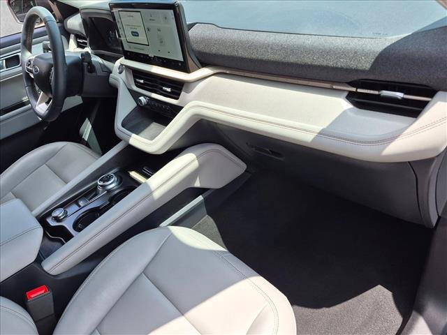 Used 2025 Ford Explorer Active w/ Active Comfort Package RWD image 19