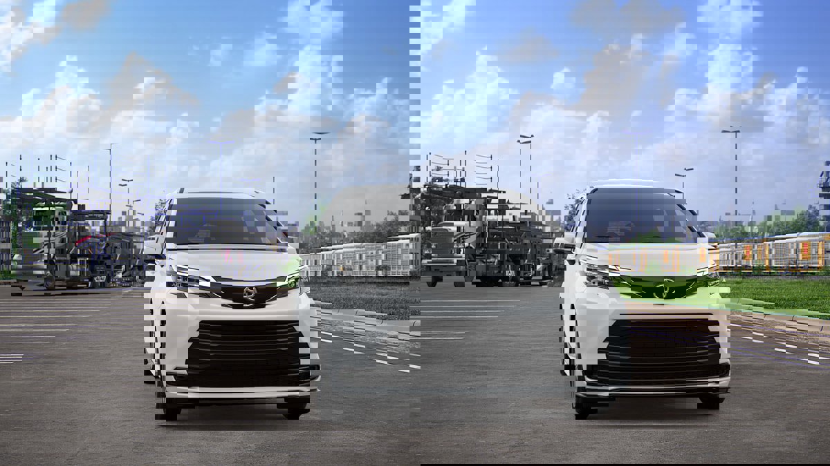 New 2026 Toyota Sienna LE image 16