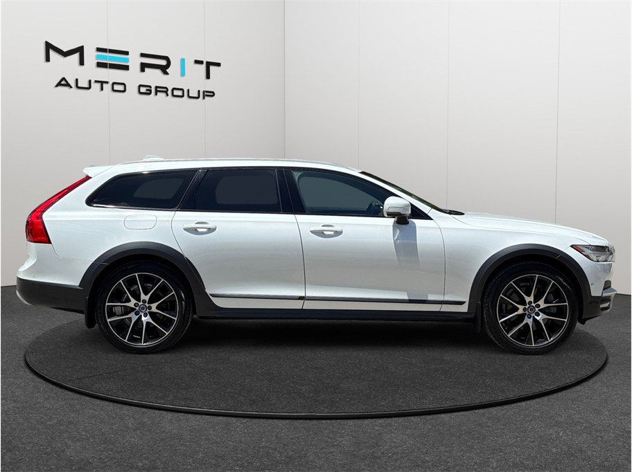 Used 2018 Volvo V90 T6 Cross Country w/ Convenience Package AWD/4WD image 10