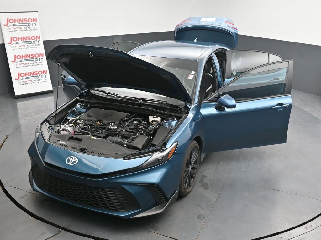 Used 2025 Toyota Camry SE w/ Convenience Package image 26