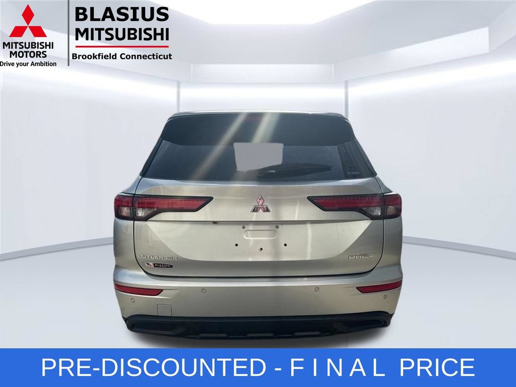 Used 2025 Mitsubishi Outlander ES AWD/4WD image 8