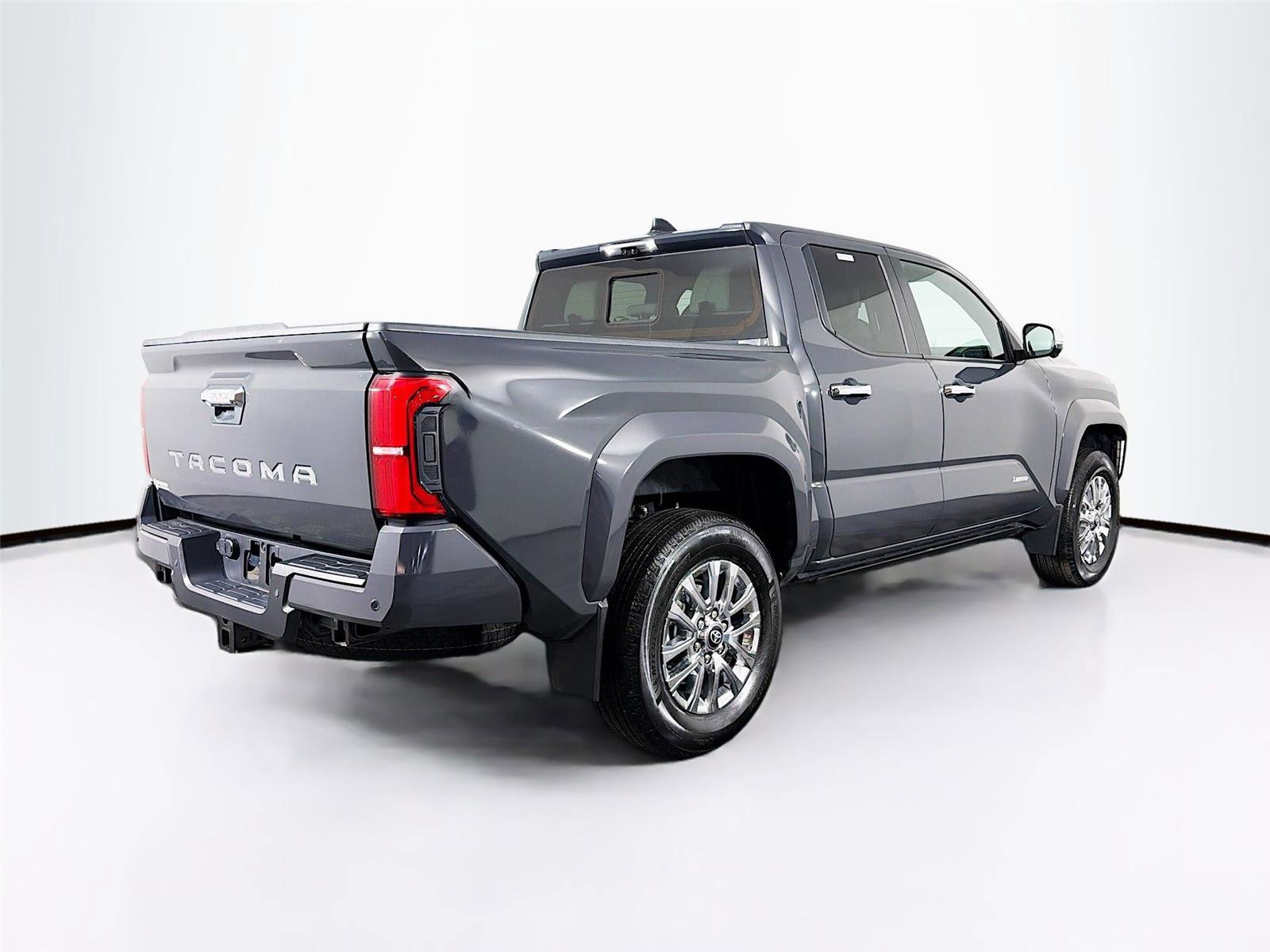 Used 2024 Toyota Tacoma Limited w/ Limited Package (LT) image 7