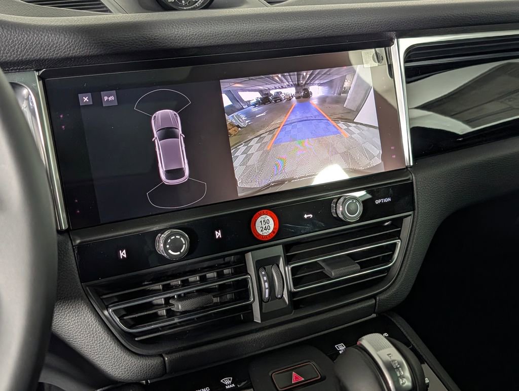 New 2026 Porsche Macan image 32