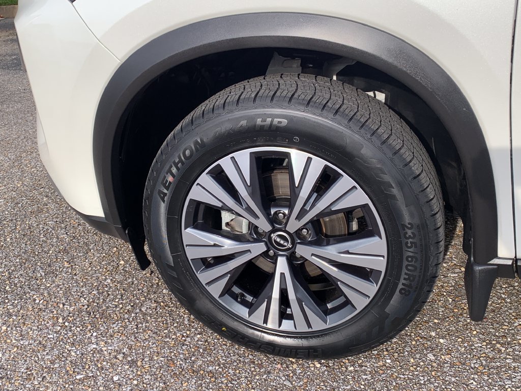 Used 2023 Nissan Rogue SV w/ SV Premium B Package FWD image 9