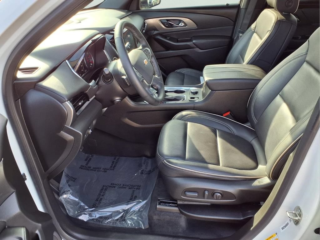Used 2023 Chevrolet Traverse Premier FWD image 22